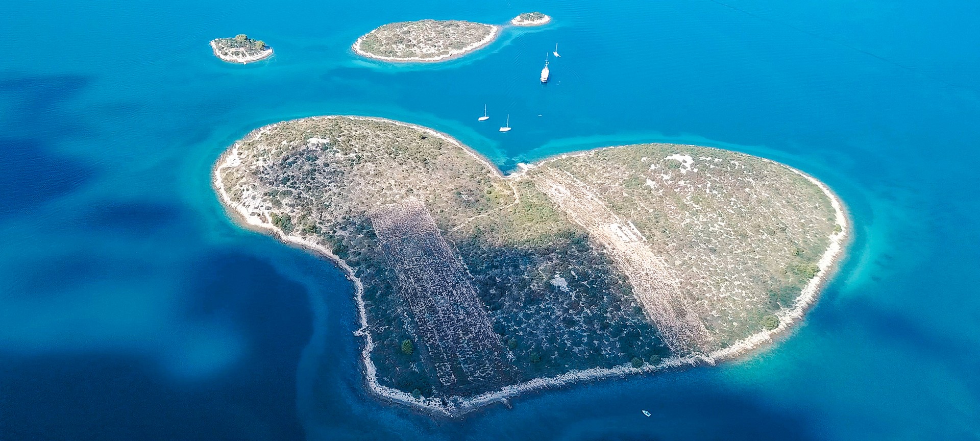 Vieni a conoscere le isole e gli isolotti più interessanti dell'Adriatico